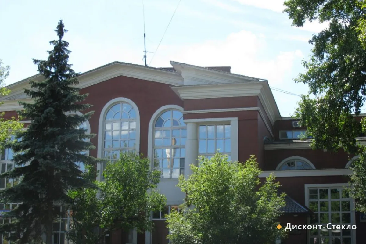 Ящики листового стекла на пирамиде при приёмке партии в Мытищах